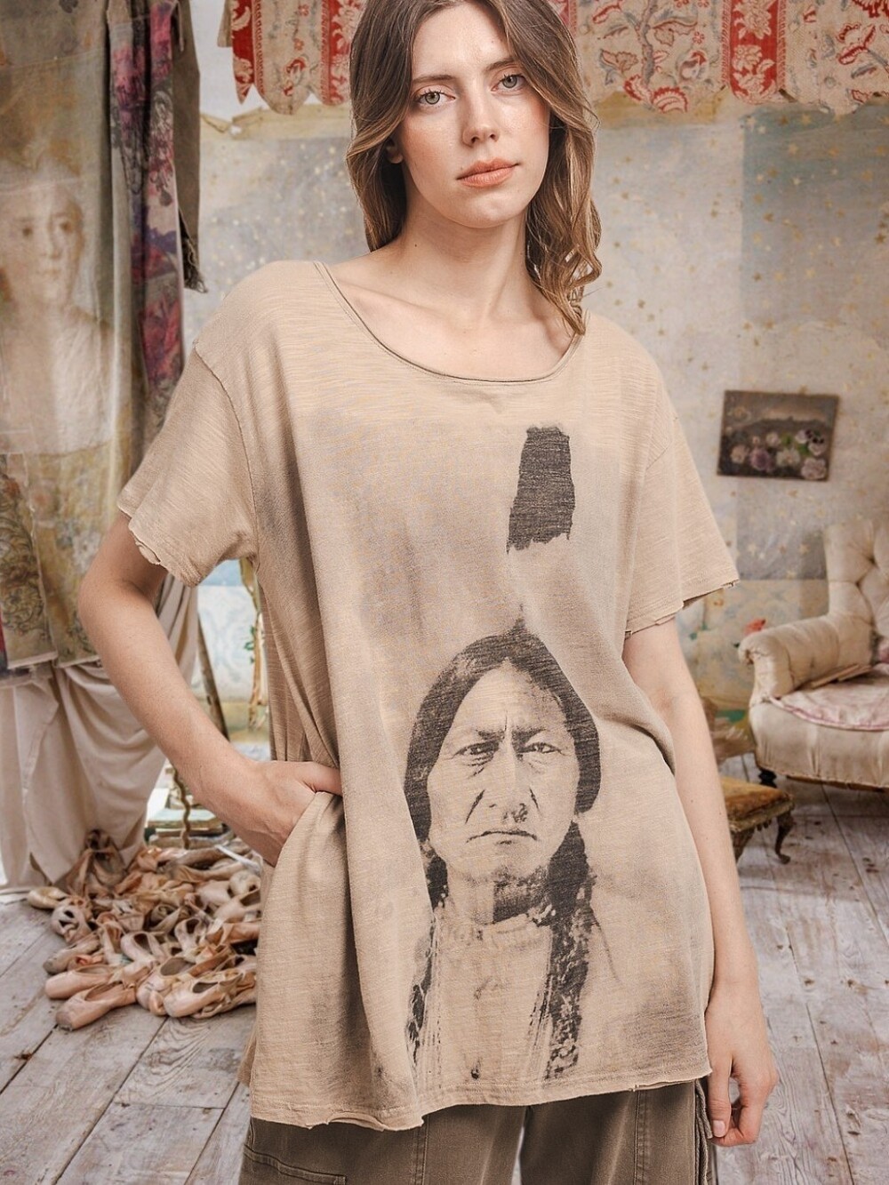 Magnolia Pearl Style Boho Native Portrait Tee Shirt Blouse Tunic Top Blouse L